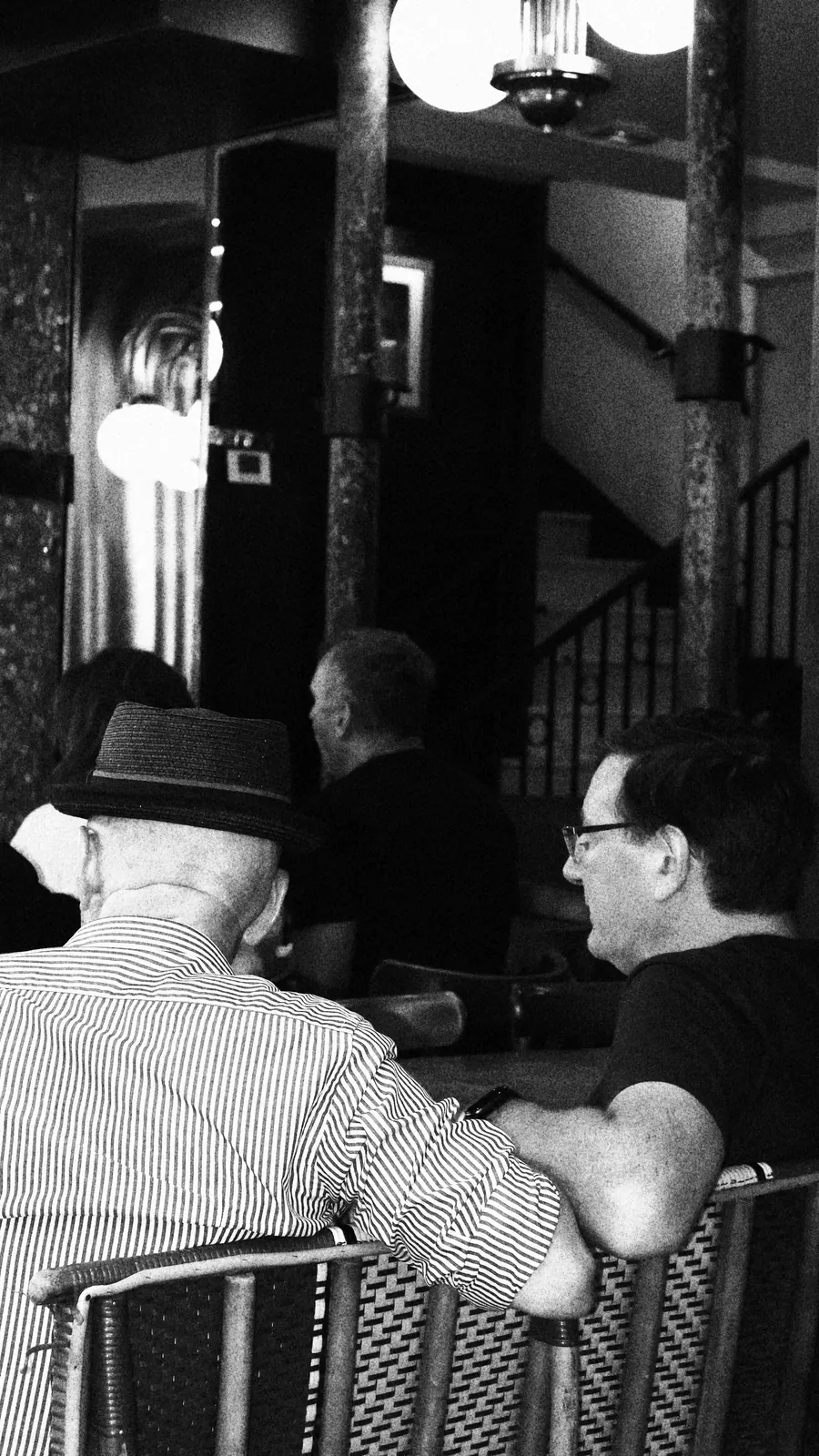 The dining room and the stairs to L'Atelier